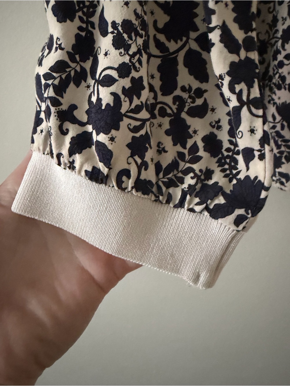 Part Two Navy & White Floral V-Neck Blouse - Picture 5 of 5